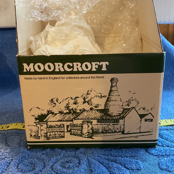 Moorcroft England Vase New in Box - Picture 8 of 9